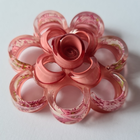 Beautiful Brooch Pink Cream Green Resin Flower Patterned Detail Design Fashion - Picture 5 of 10